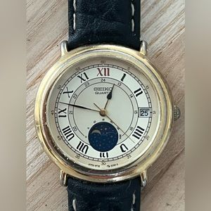 Seiko Moon Phase Super Rare Vintage Watch Two-Tone Dial Gold Case Stuller Strap